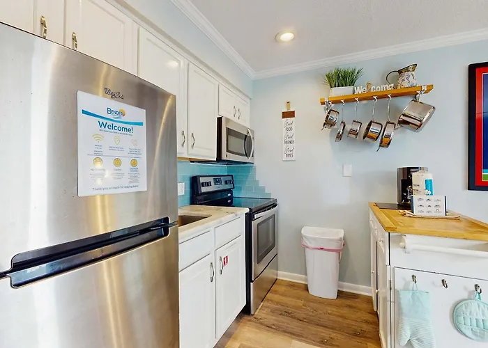 Coastal Close To The With Balcony - Walk Everywhere Holiday home Gulf Shores
