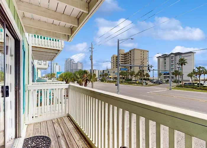 Holiday home Coastal Close To The With Balcony - Walk Everywhere Gulf Shores
